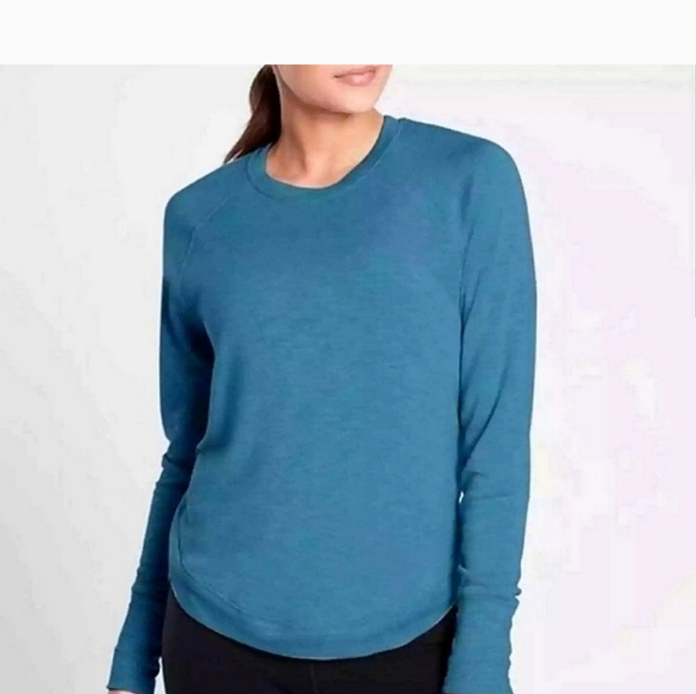 Athleta long sleeve top